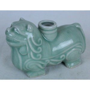 Celadon Glazed Ceramic Lion Bixie Vase Vessle Candle Holder Statue Apx 6.5 x 4"